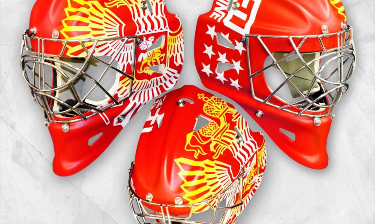 Аэрография «Matte Red Machine» на трёх вратарских шлемах